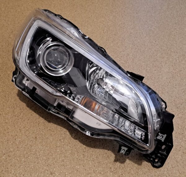 SUBARU LEGACY OUTBACK 2014-2019r REFLEKTOR PRAWY LED (A17) - obrazek 4
